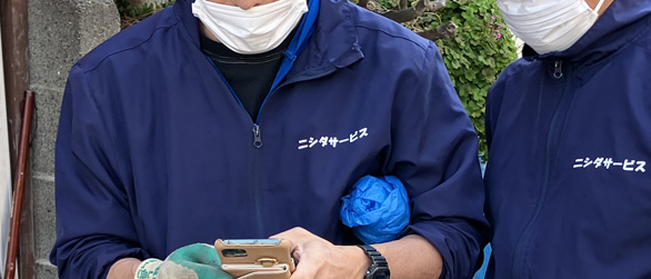 No-attendance junk removal with key handover support